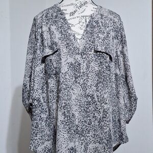 torrid White Blouse with Gray Speckle Print V-Neck
